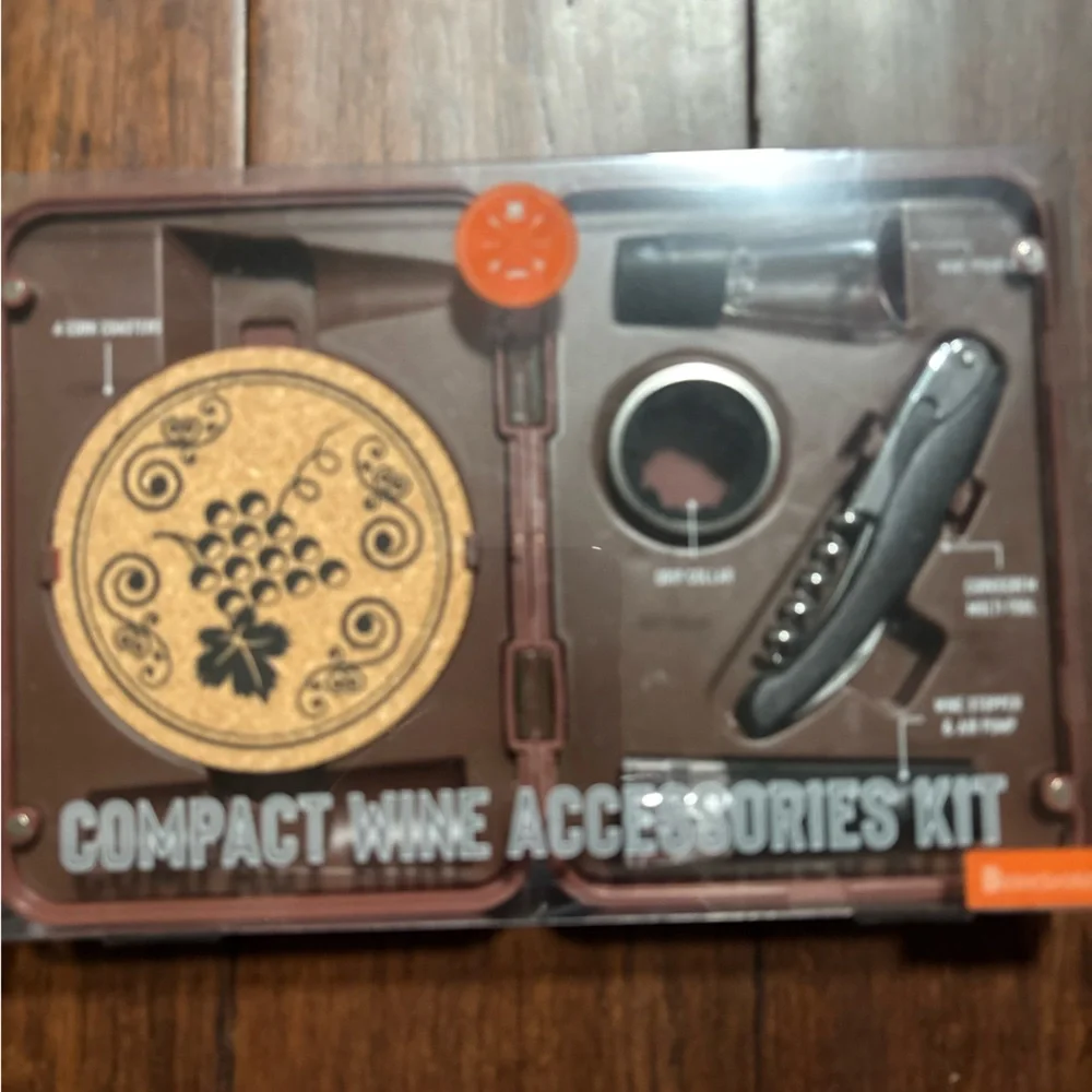 Berkshire Compact Wine Accessories Kit #BR3-60563 NWT